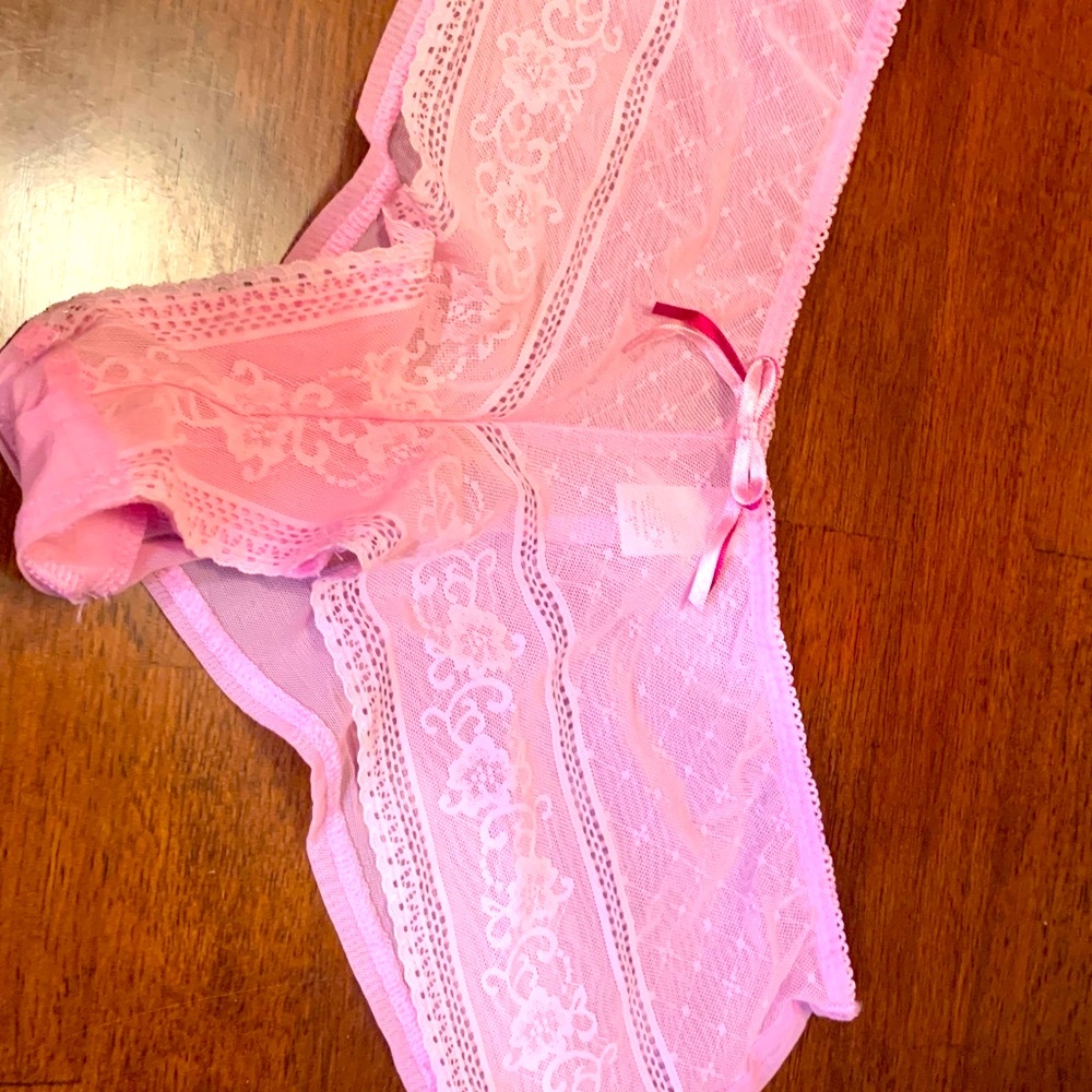 Victoria's Secret Lavender Lace Boyshorts, new, sexy, lace,no tags, retro,must